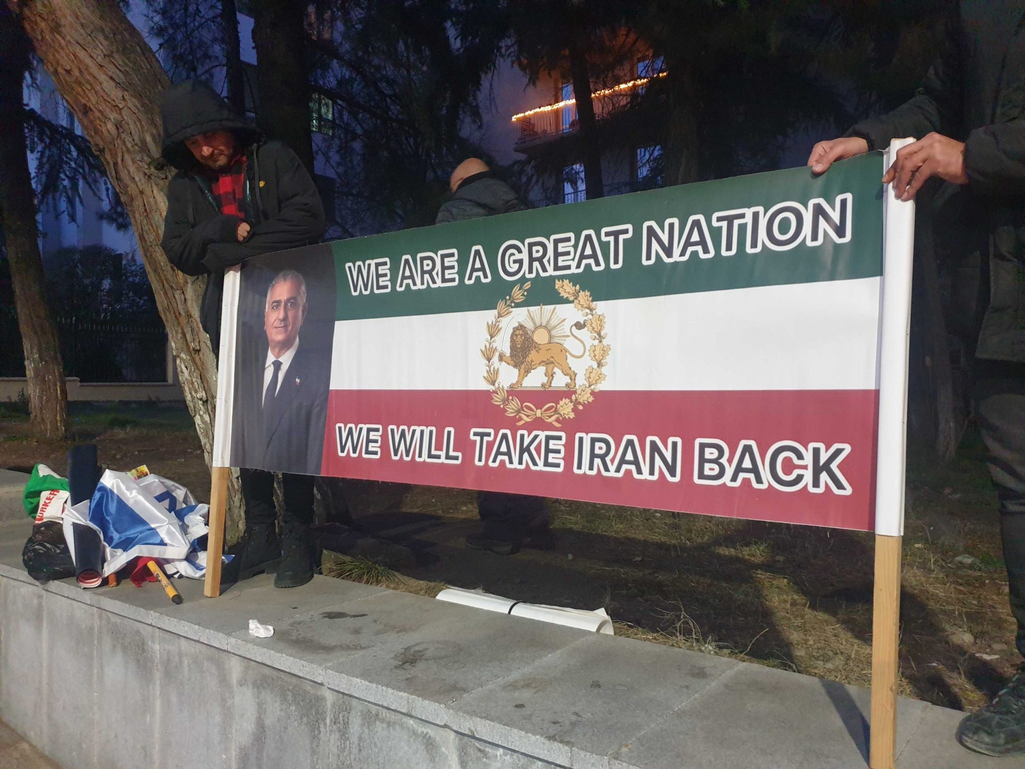 Irans revolutionsdag präglas av sorg och en växande underjordisk kyrka: Mission Network News