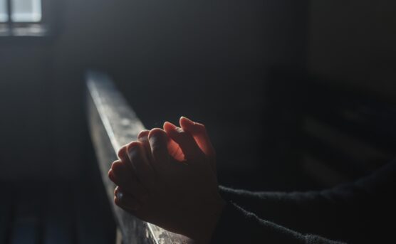 De snelgroeiende ondergrondse kerk van Iran gaat gebukt onder vervolging en crisis