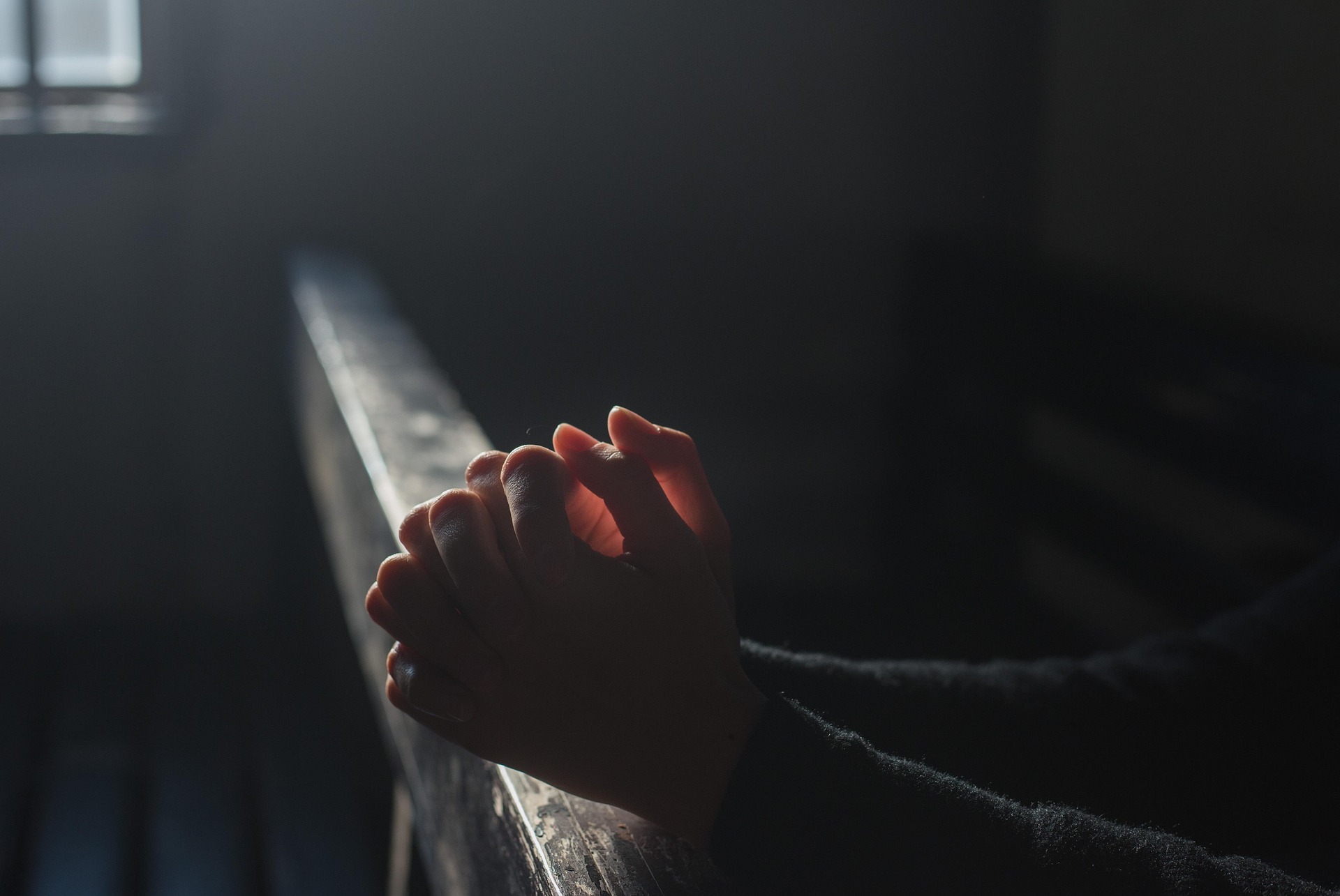 De snelgroeiende ondergrondse kerk van Iran gaat gebukt onder vervolging en crisis