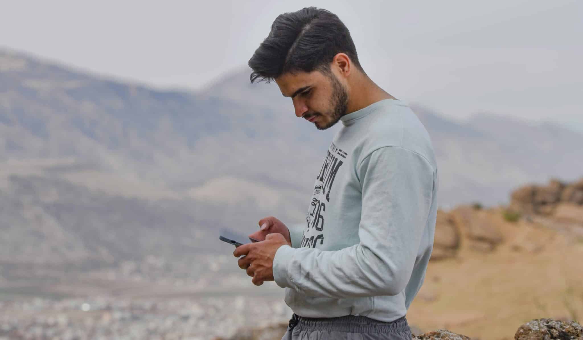 Aangemoedigd en verbonden: Cheshme app bereikt Iraniërs buiten beperkingen
