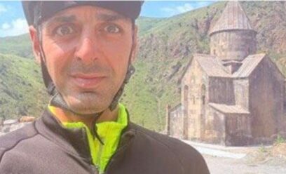 Arotin bereikt na 6400 kilometer fietsen grens van zijn geboorteland Iran: Het was een emotioneel moment  